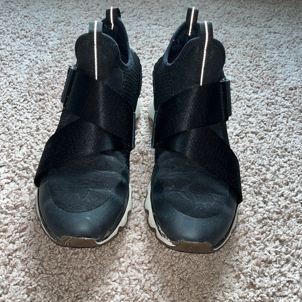 Sorel Tennis Shoes Great Condition